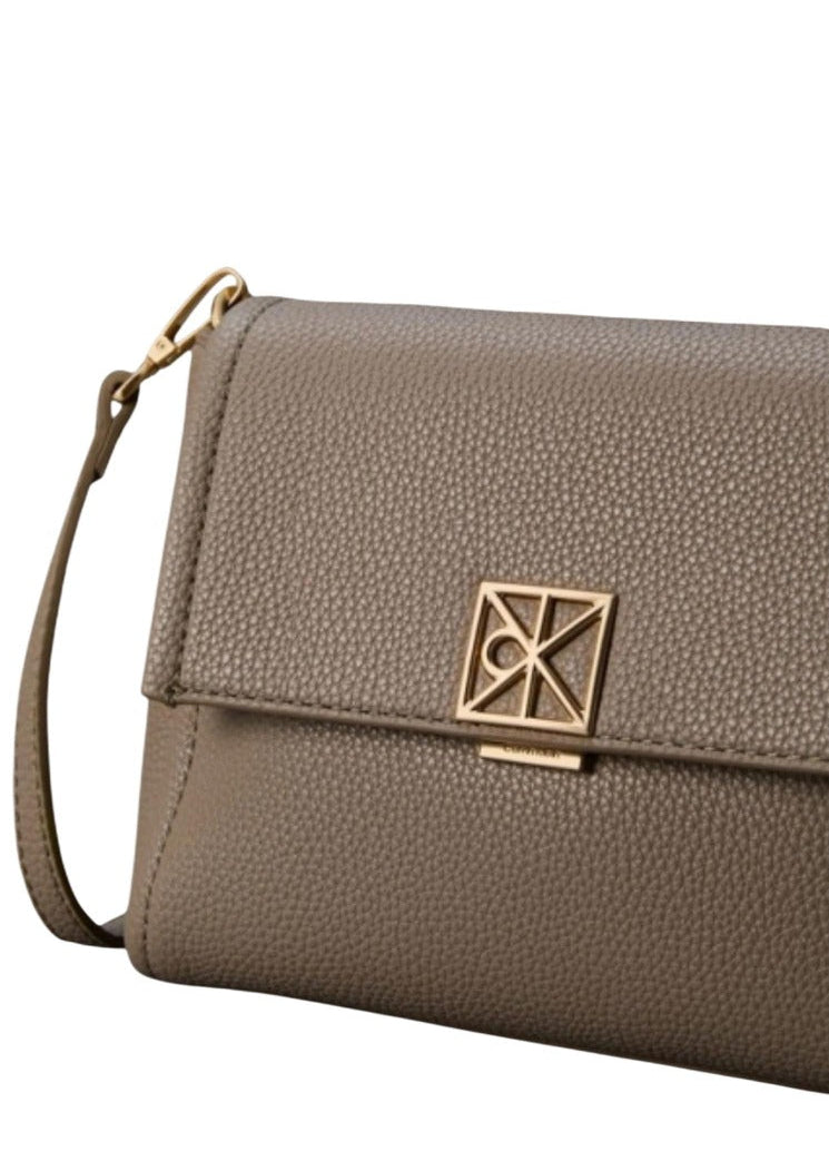 Borsa a Tracolla Calvin Klein Grigia con Bottoni Automatici