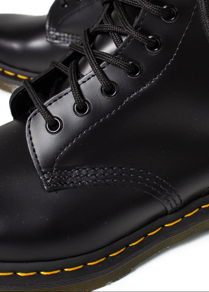 Stivali Uomo Dr. Martens Neri in Pelle con Lacci